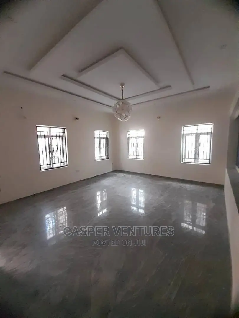 5bdrm Duplex in Chevyview, Chevron for Sale