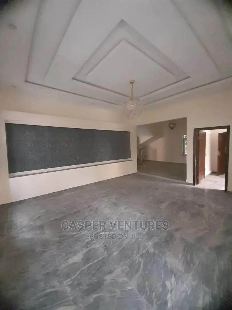 5bdrm Duplex in Chevyview, Chevron for Sale