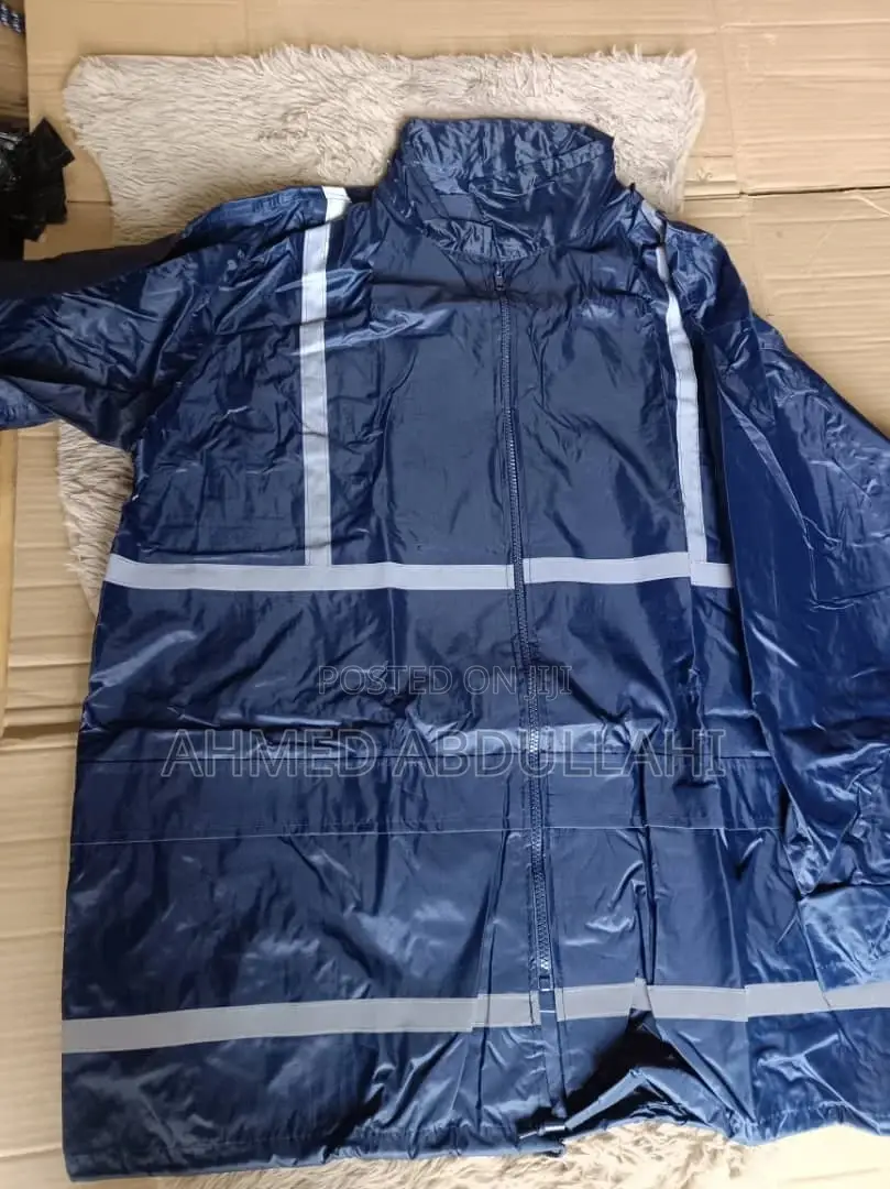Polyester Rain Coat With Reflective