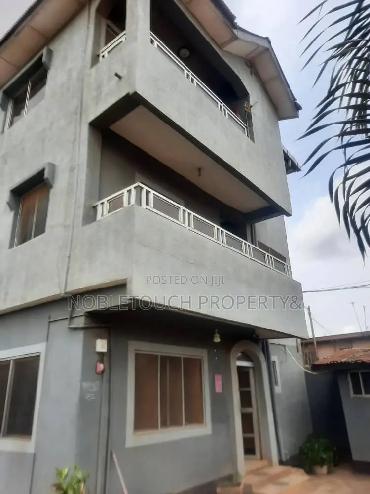 Hospital Building Off Ijegun Ikotun Road