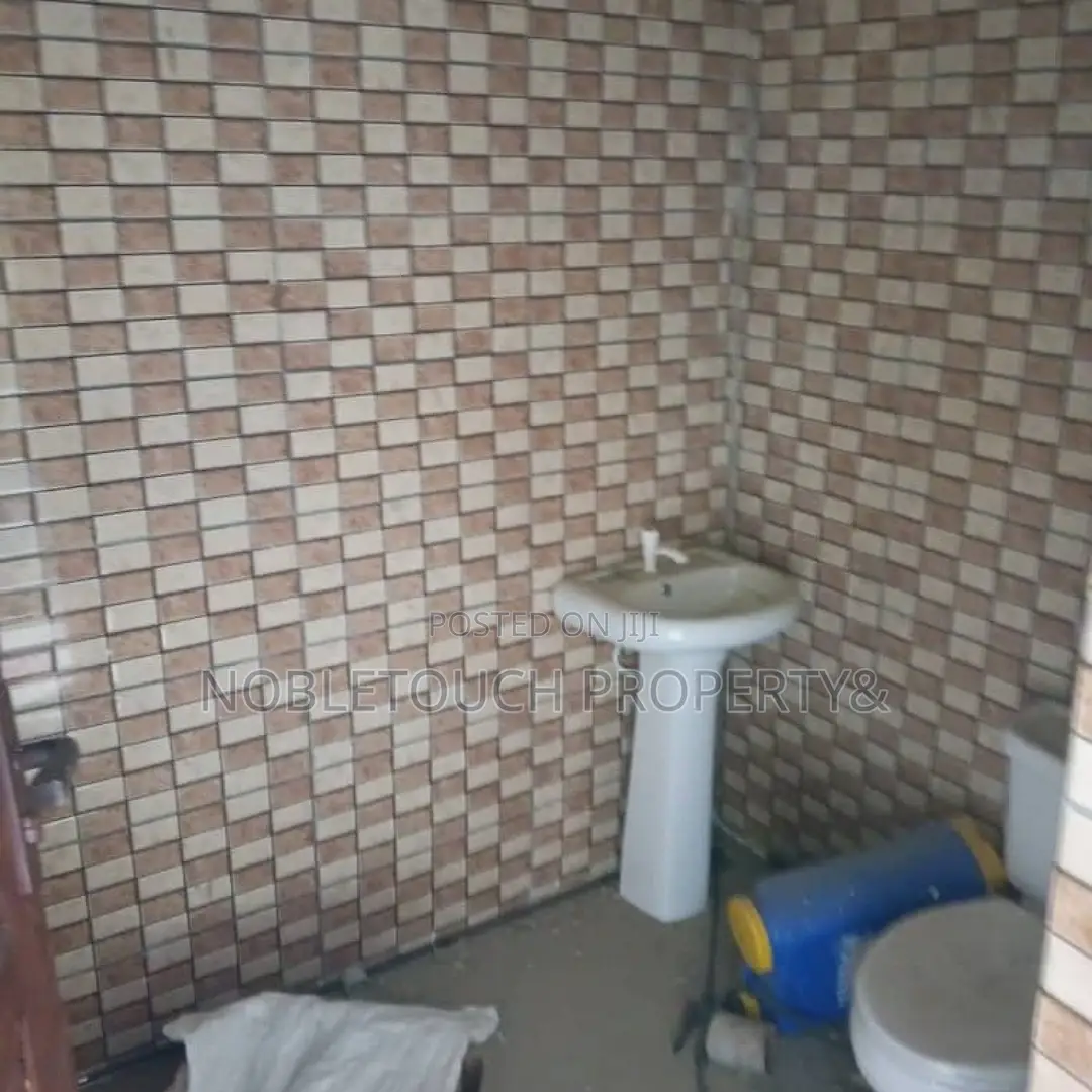 Hospital Building Off Ijegun Ikotun Road