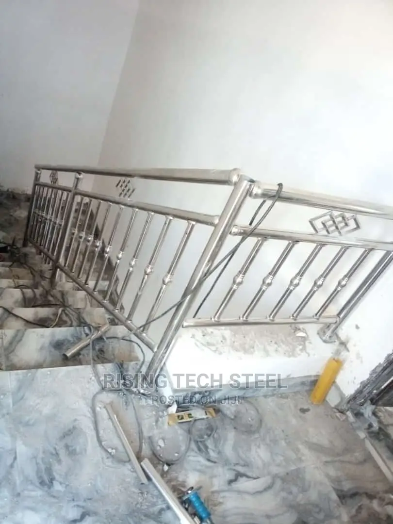Stainless Handrail With Daimond Flowers