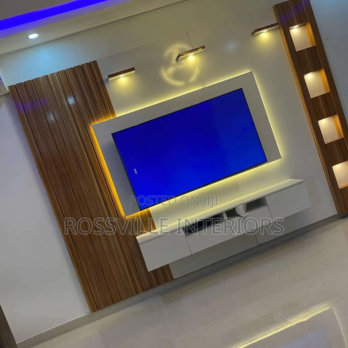 Tv Console/ Tv Stand