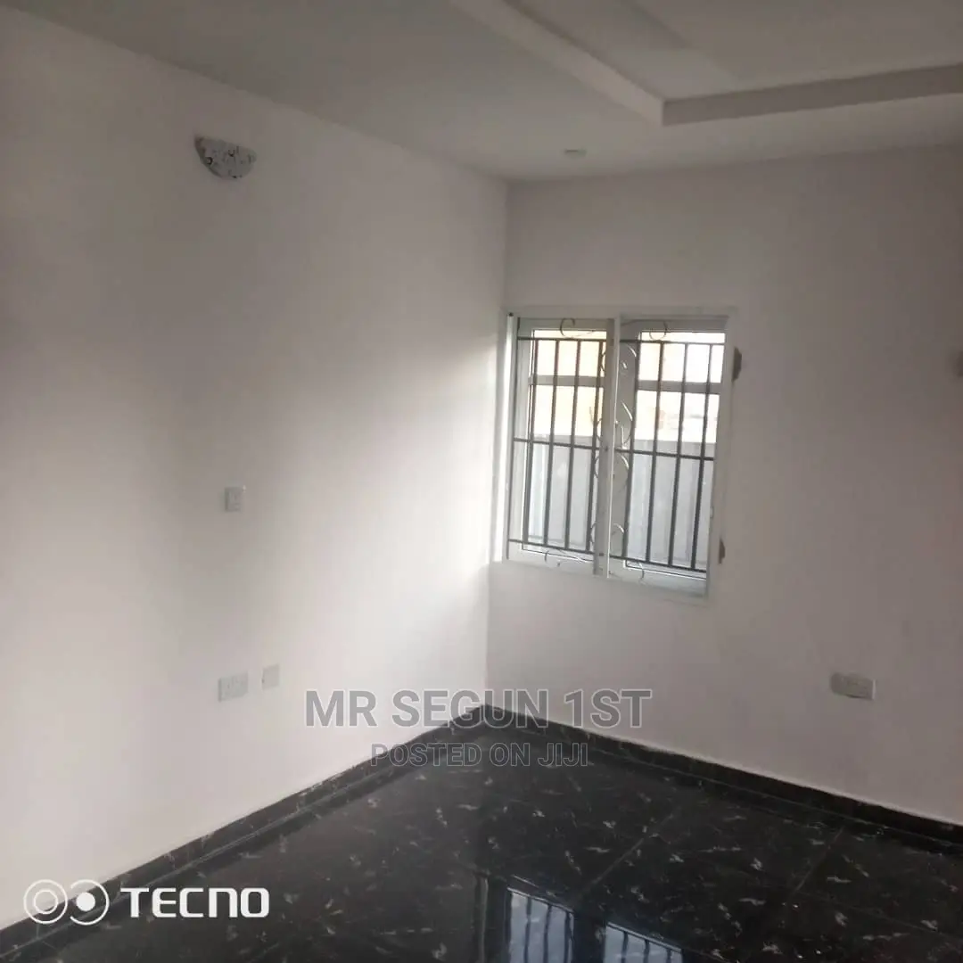 2bdrm Block of Flats in Atere Estate, Akala Express for Rent