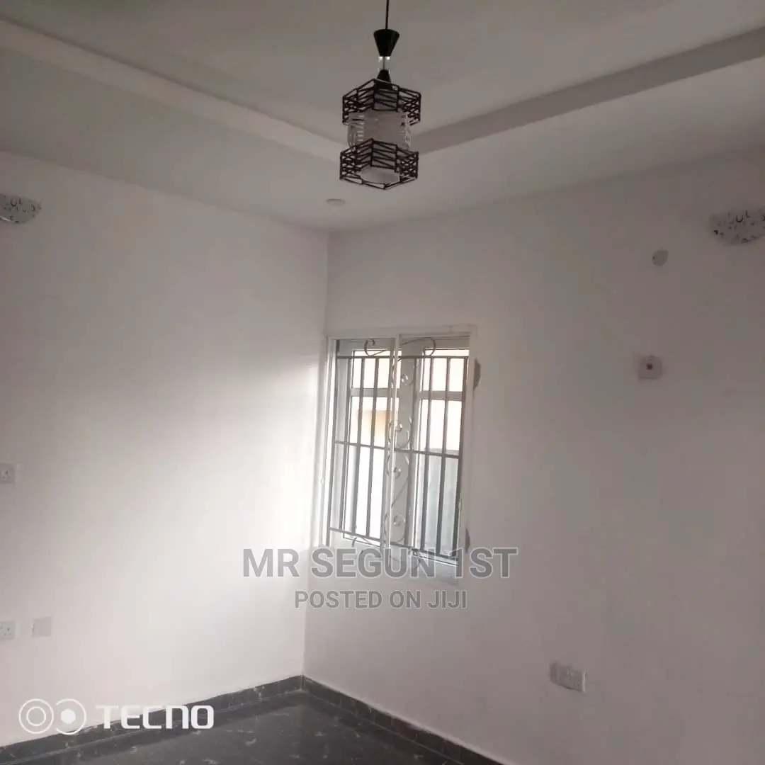 2bdrm Block of Flats in Atere Estate, Akala Express for Rent