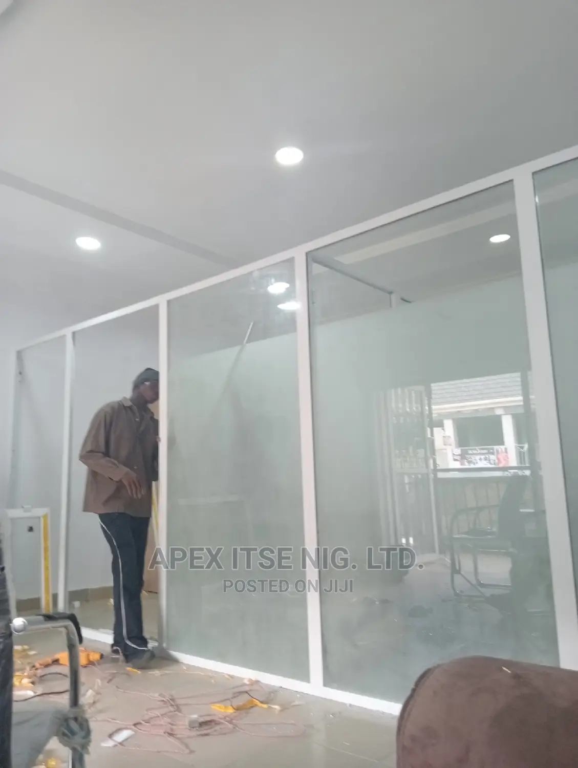 Aluminum/ Frosted Glass Partition