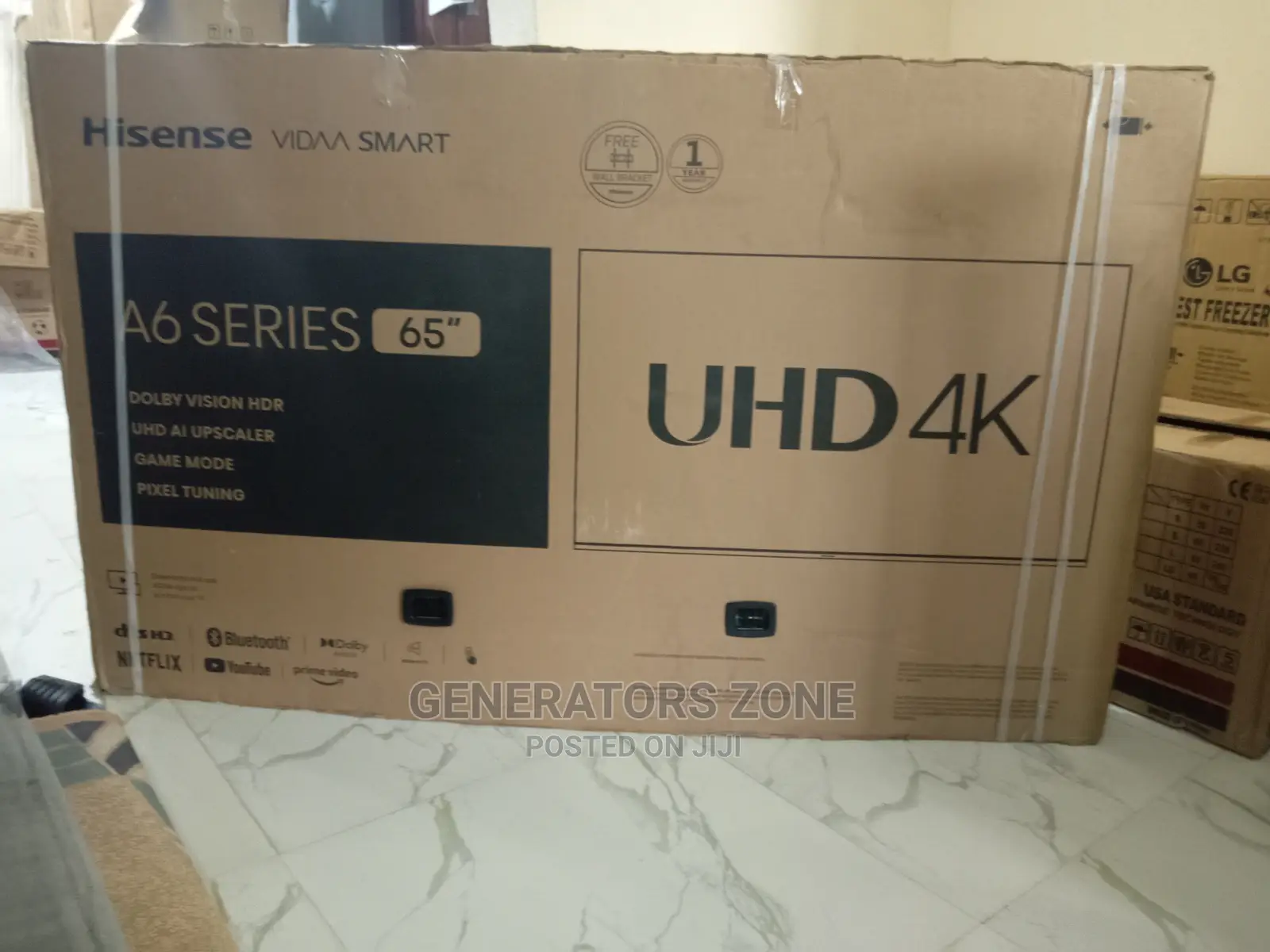 Hisense 65-Inch Smart UHD LED TV + Free Wall Bracket