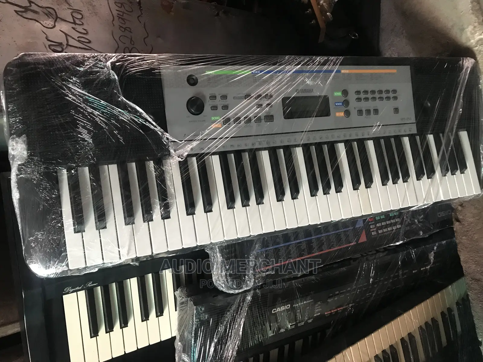Yamaha YPT225 Keyboard