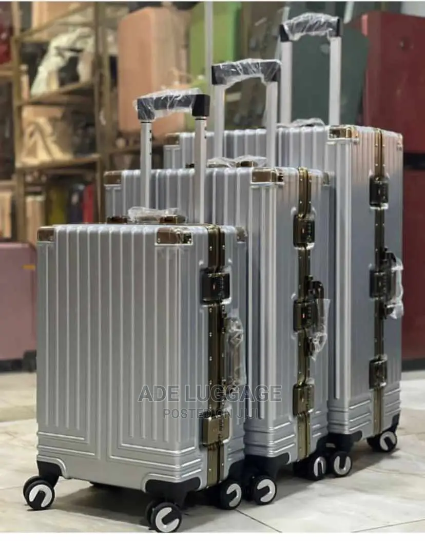 Travelling Luggage Box Collection