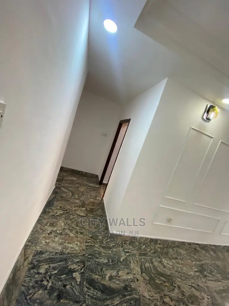 3bdrm Block of Flats in Lekki Phase 1 for rent