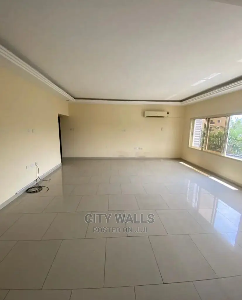 3bdrm Block of Flats in Lekki Phase 1 for Rent