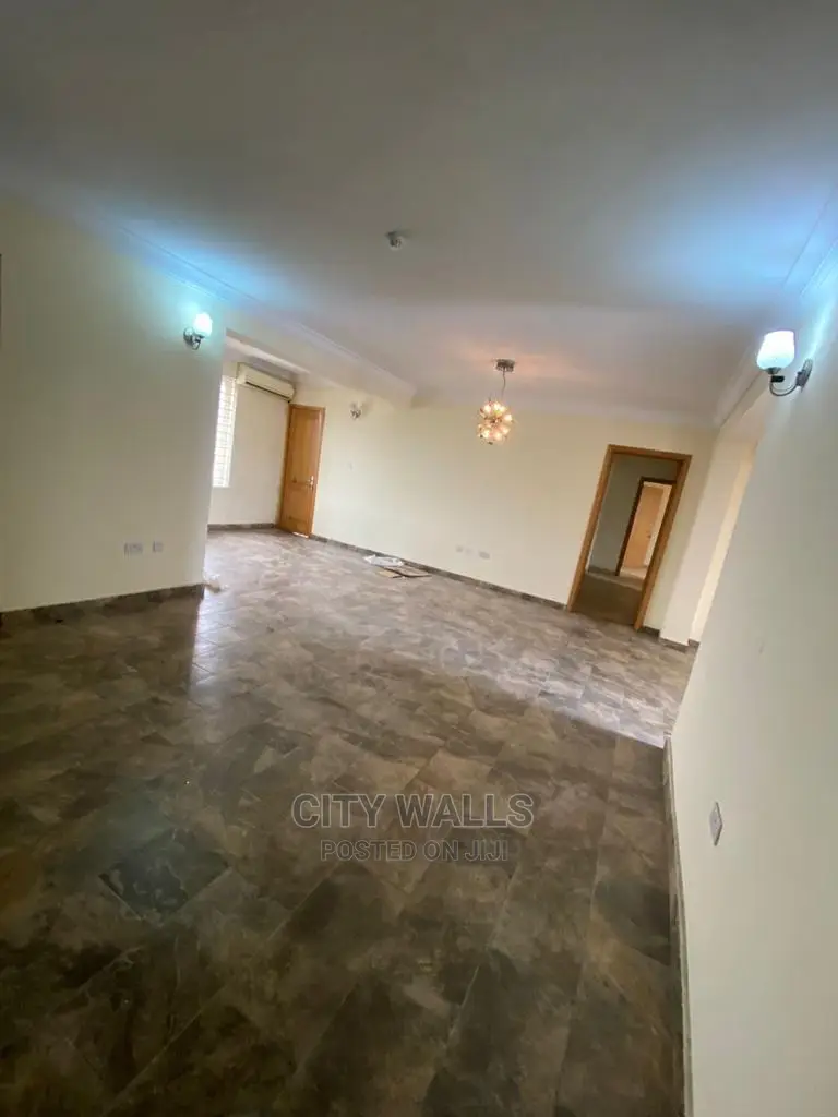 3bdrm Block of Flats in Lekki Phase 1 for Rent