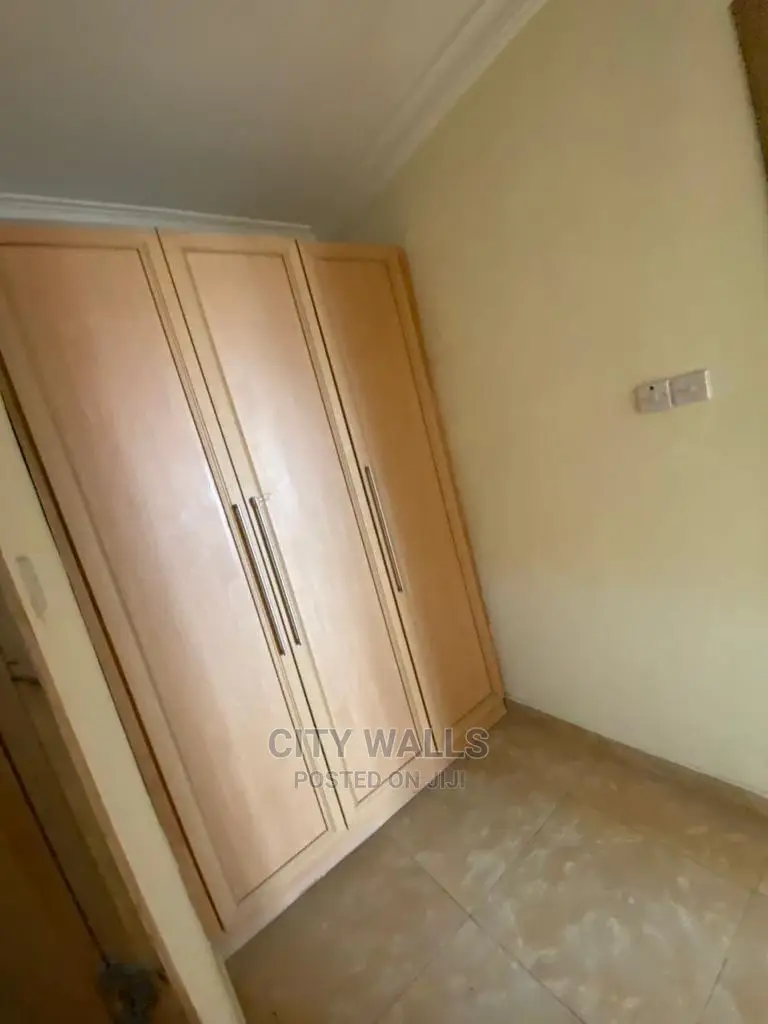 3bdrm Block of Flats in Lekki Phase 1 for Rent