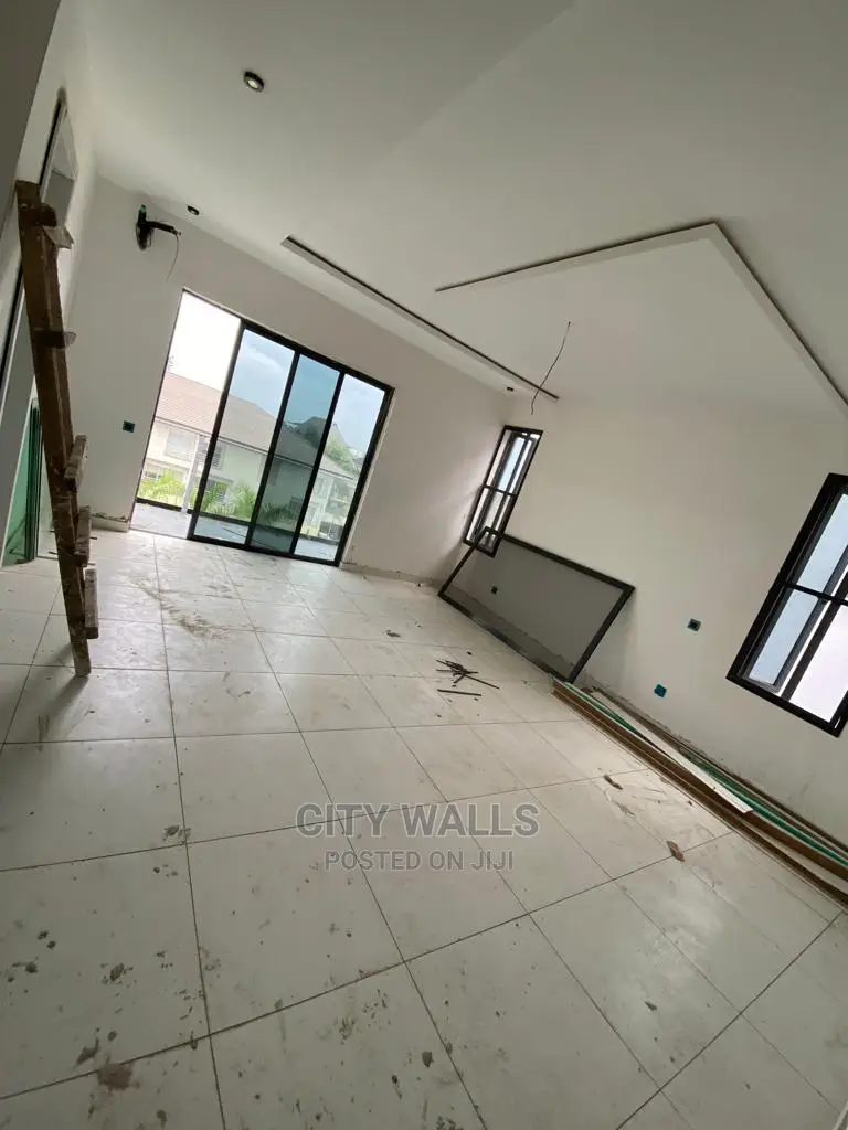 3bdrm Maisonette in Lekki Phase 1 for Rent