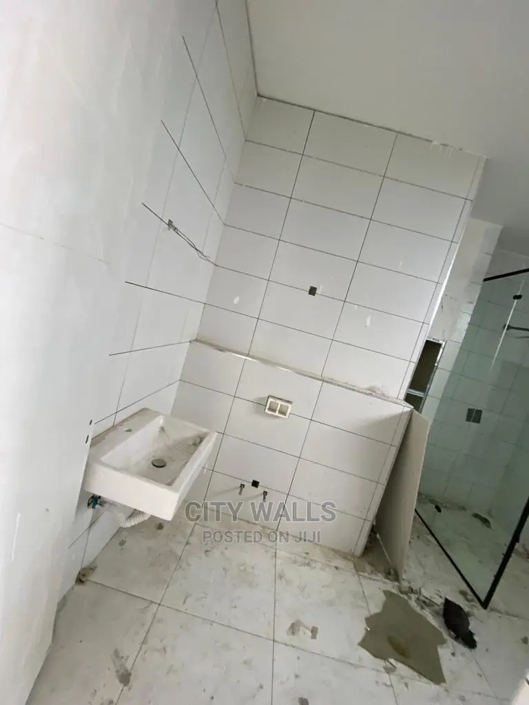 3bdrm Maisonette in Lekki Phase 1 for Rent