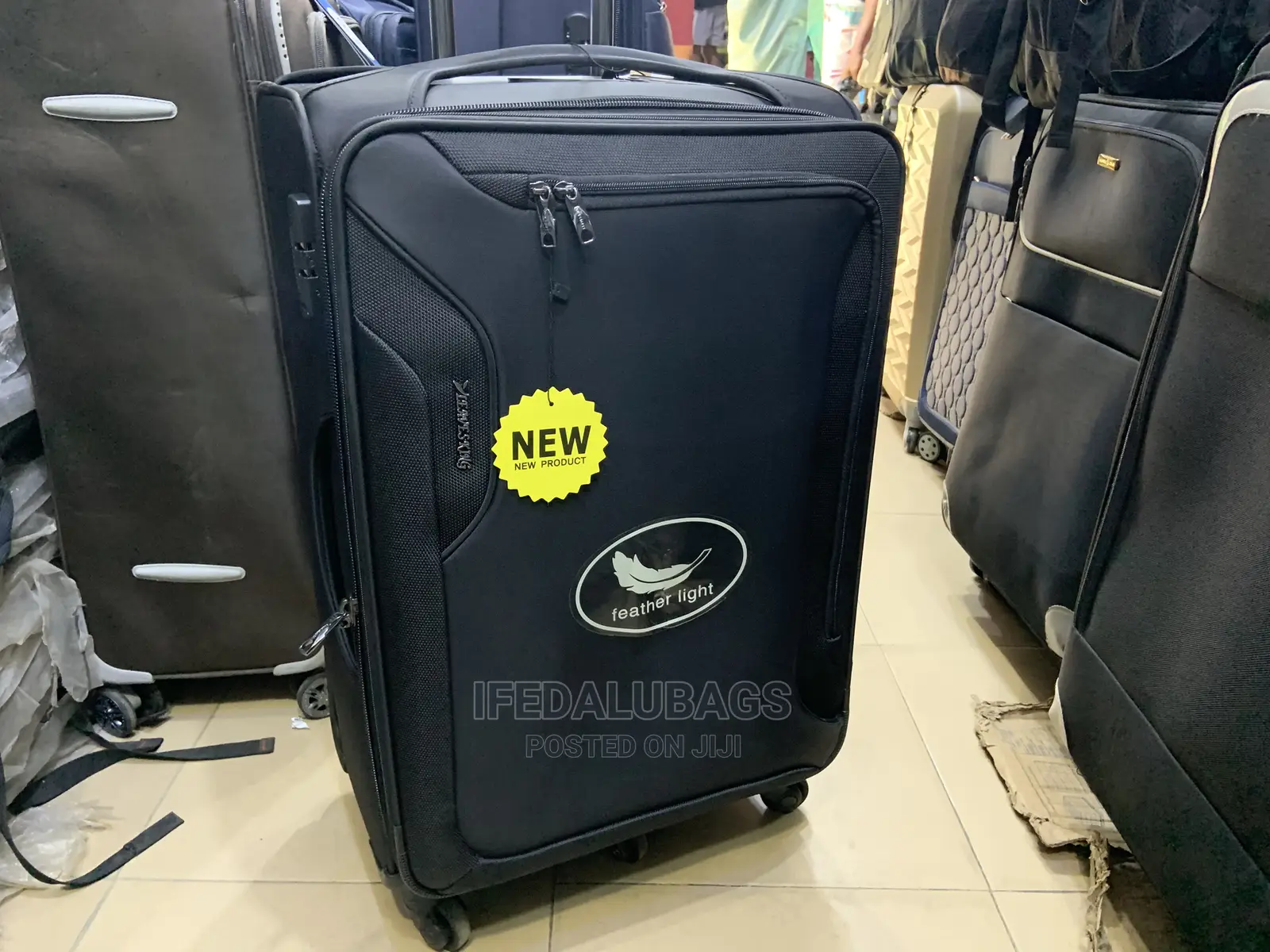 Medium Size Quality Leaves King Traveling Luggage