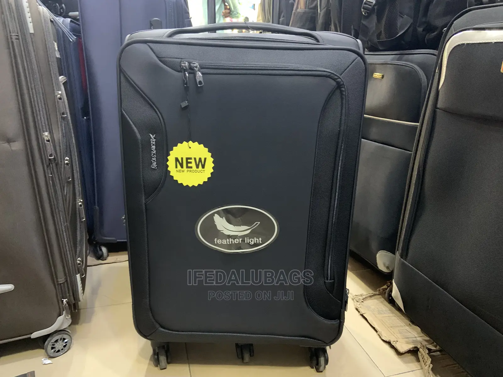 Medium Size Quality Leaves King Traveling Luggage