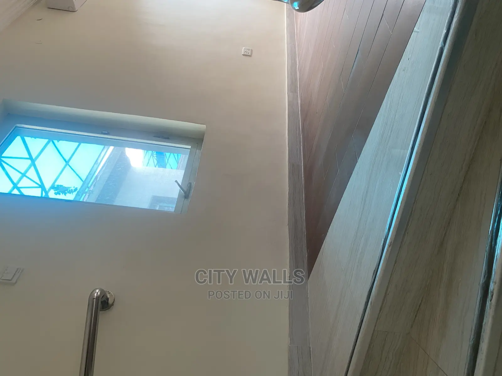4bdrm Duplex in Chevron for Sale