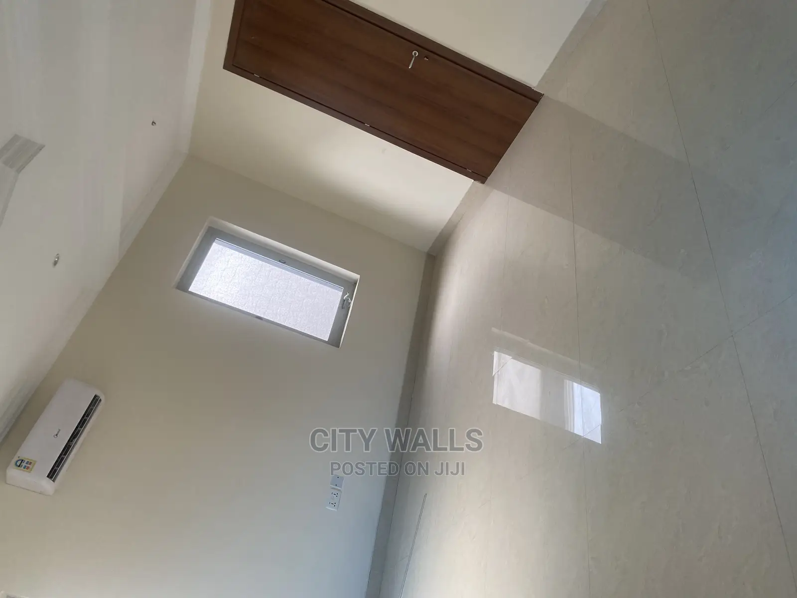 4bdrm Duplex in Chevron for Sale