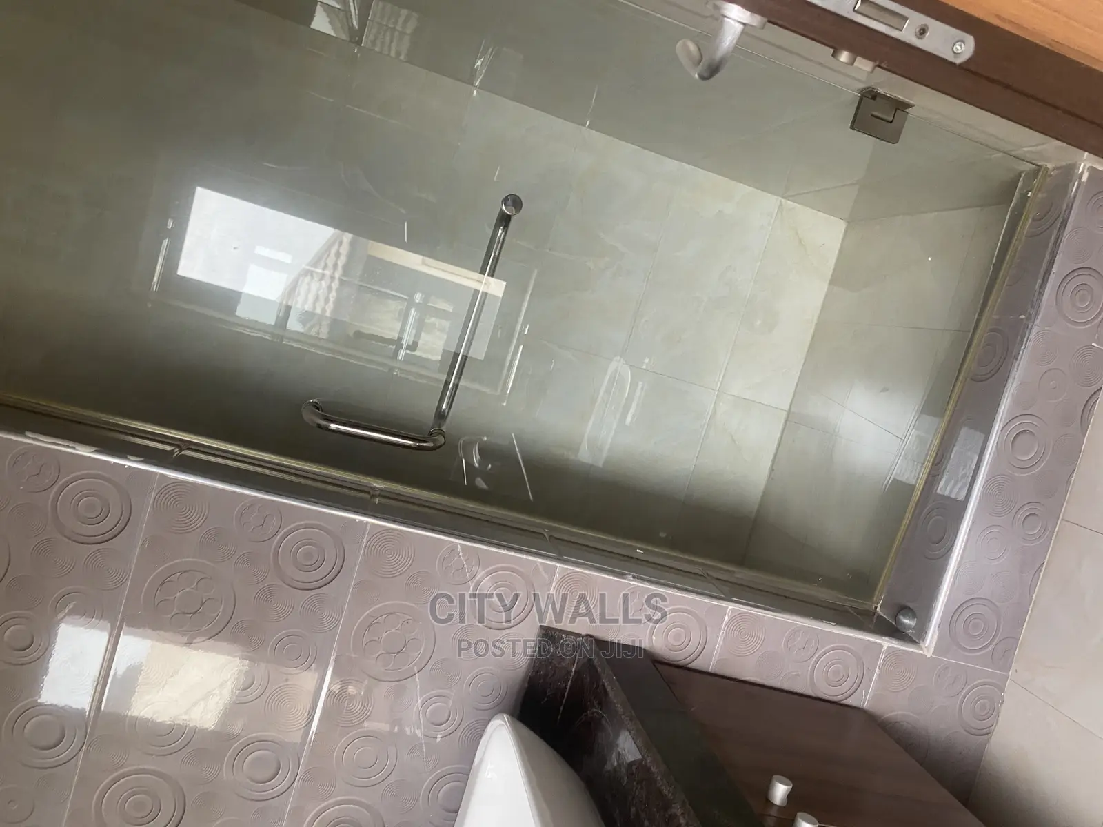 4bdrm Duplex in Chevron for Rent
