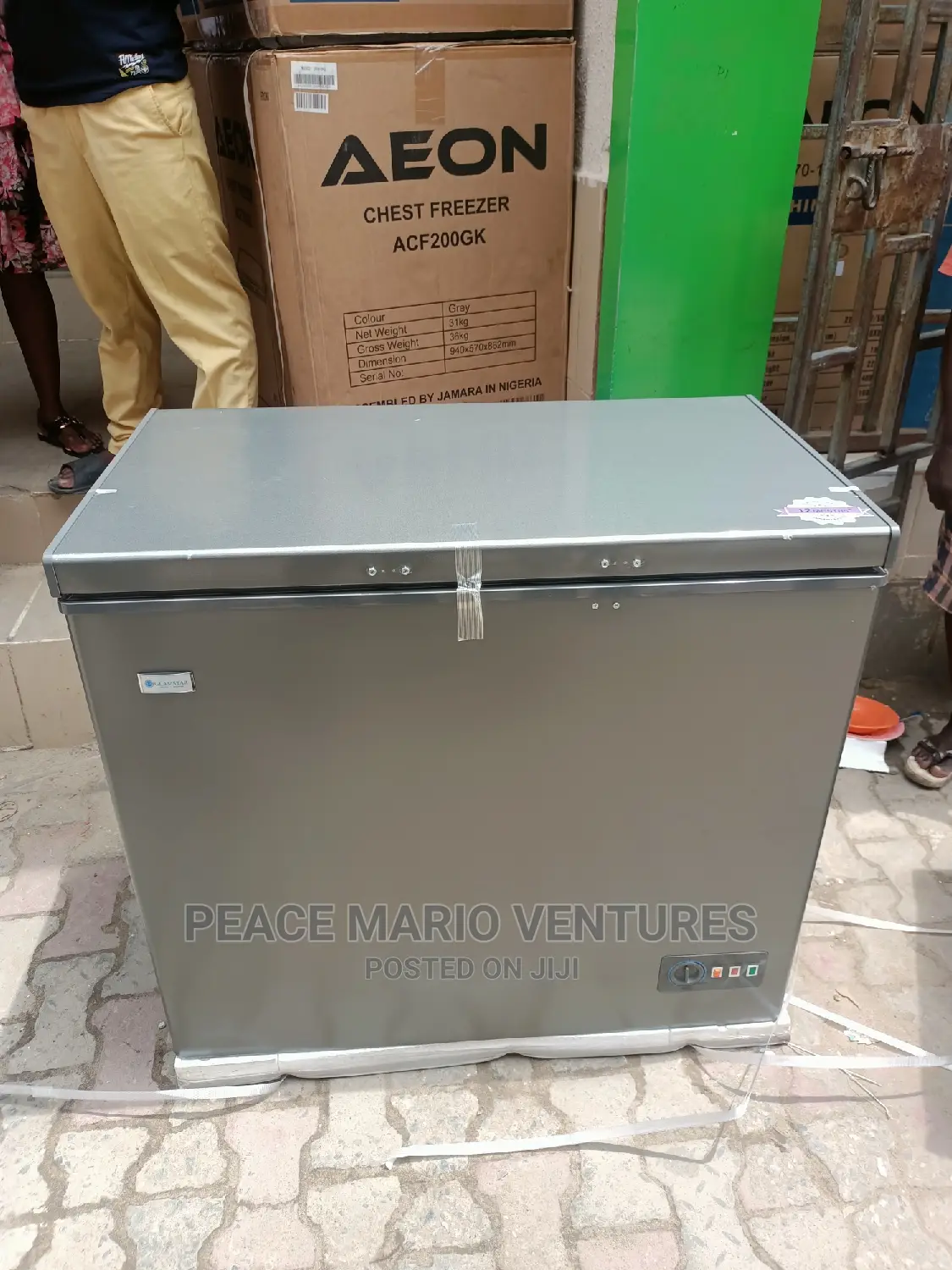 Standard Glamstar Deep Freezer 250L With Transparent Glass