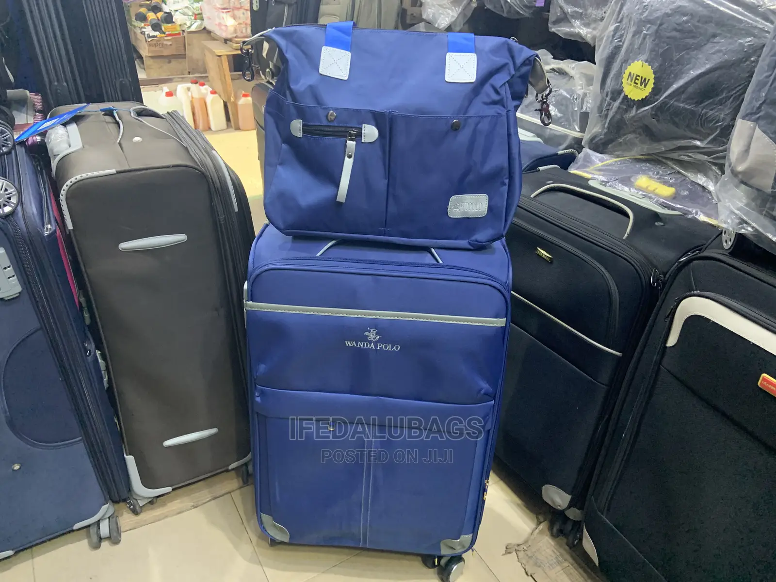 Medium Size Quality Traveling Luggage With Carry on Kit