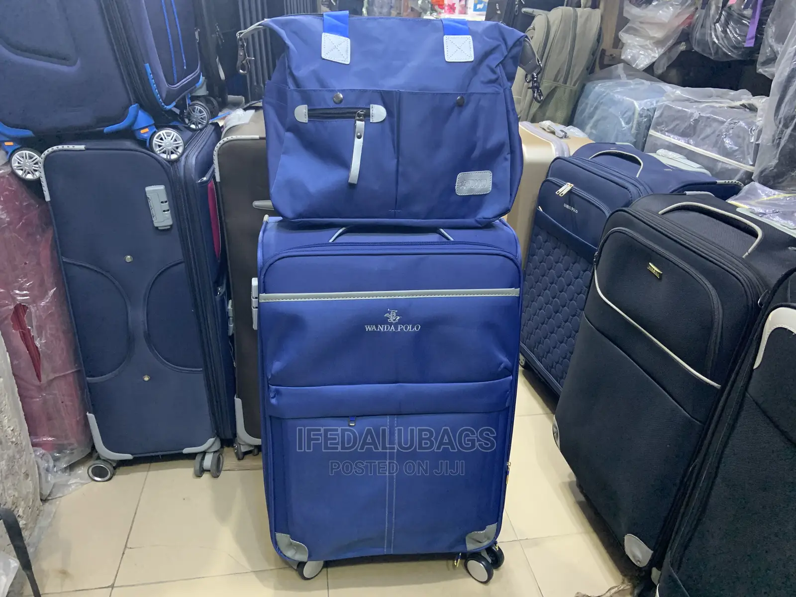 Medium Size Quality Traveling Luggage With Carry on Kit