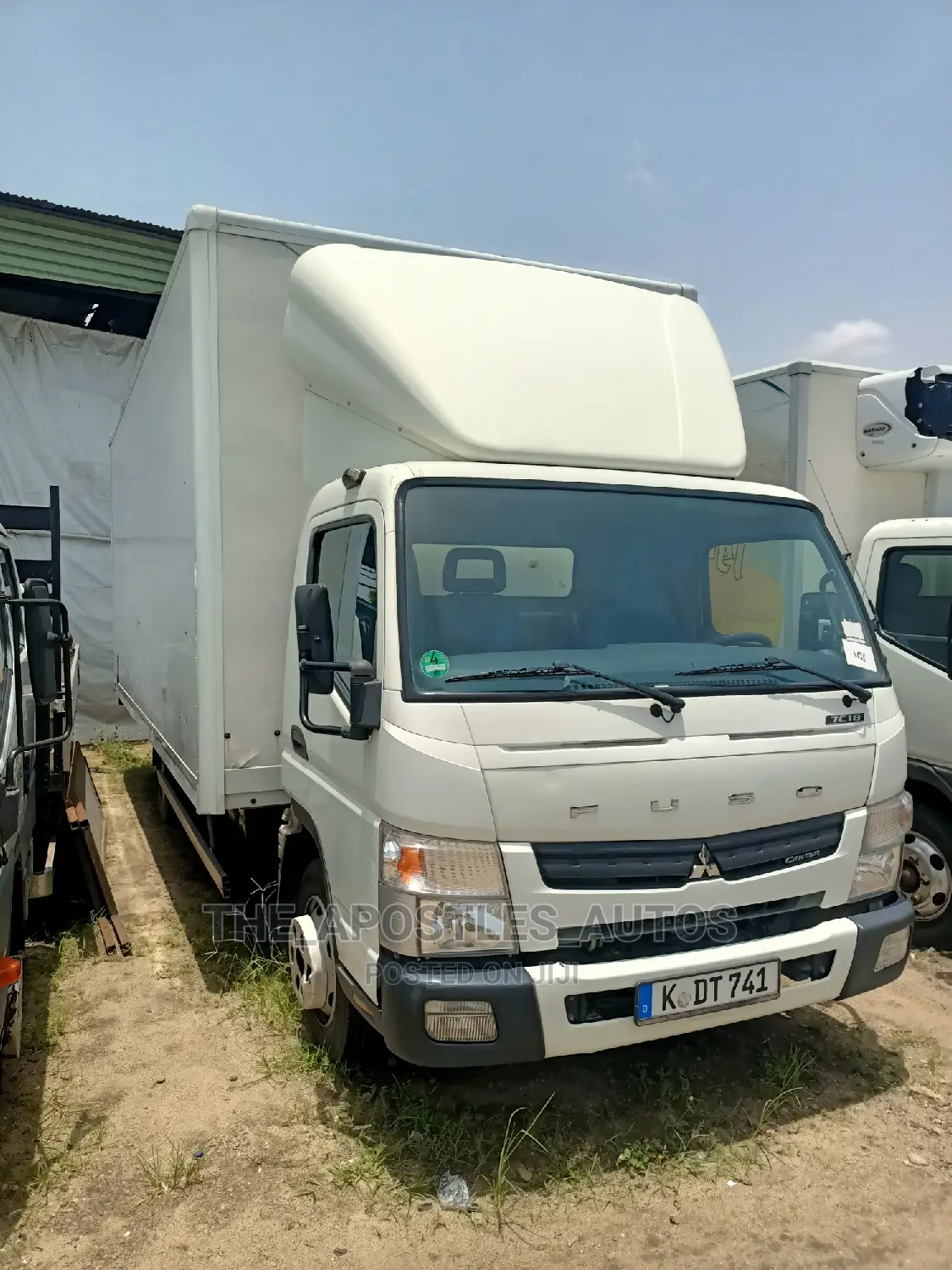 Mitsubishi Fuso Container Truck