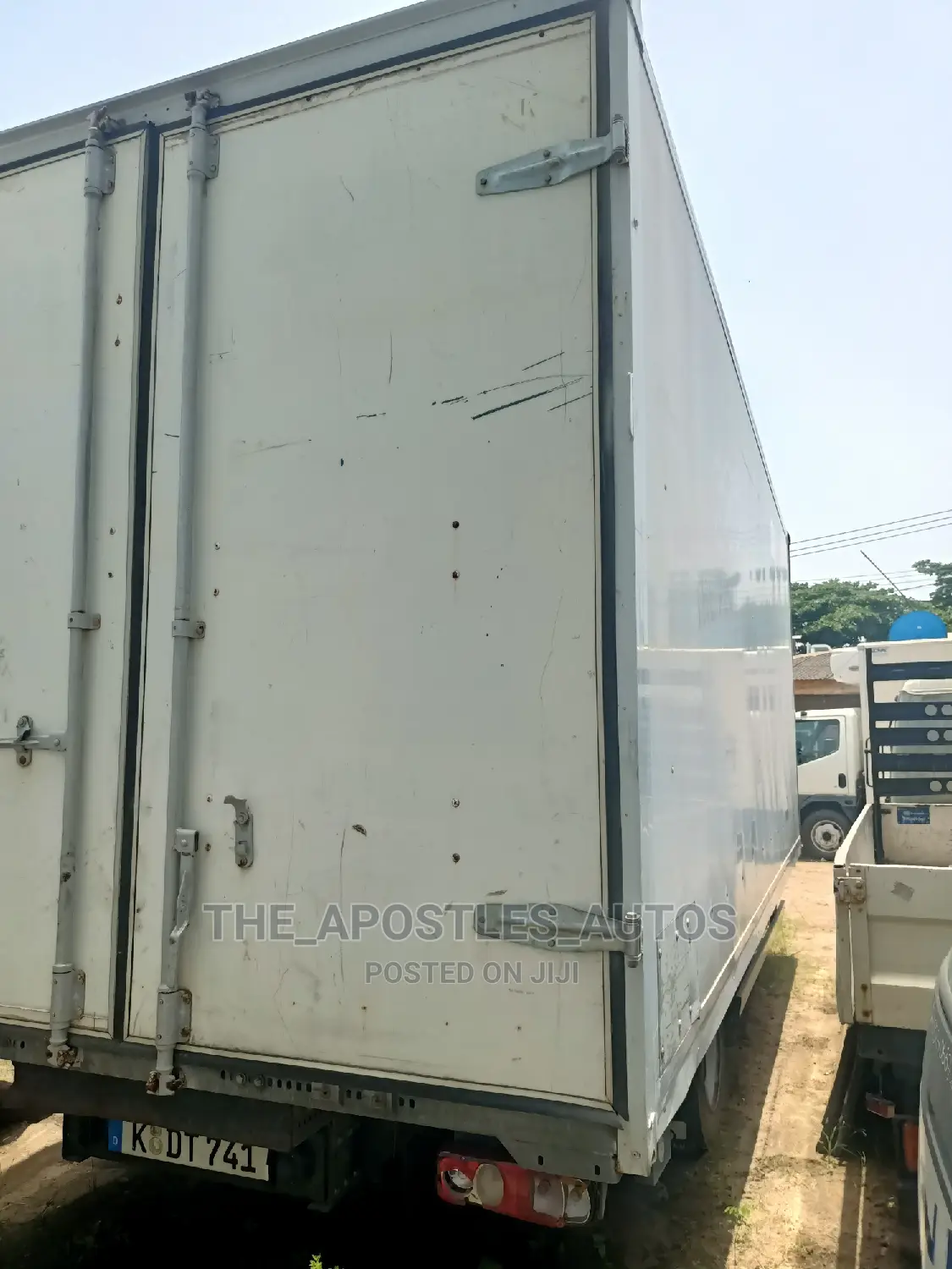 Mitsubishi Fuso Container Truck
