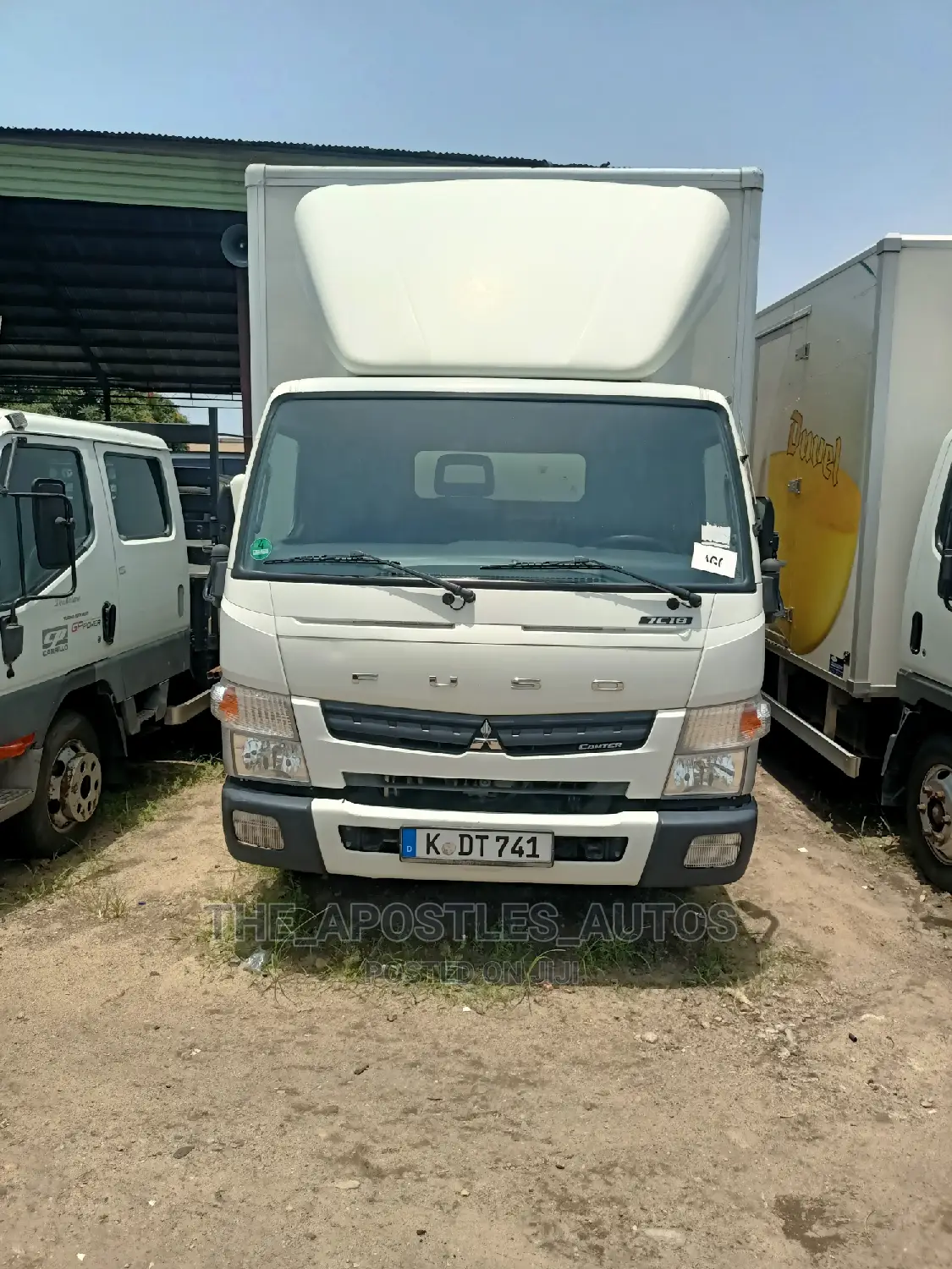 Mitsubishi Fuso Container White Truck