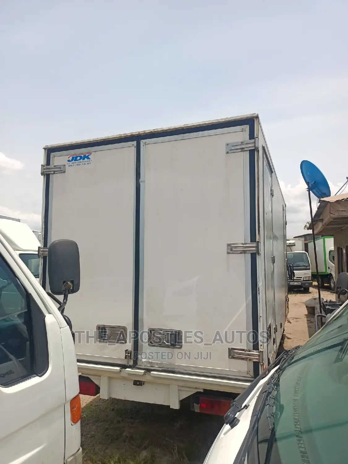 Mitsubishi Fuso Container White Truck