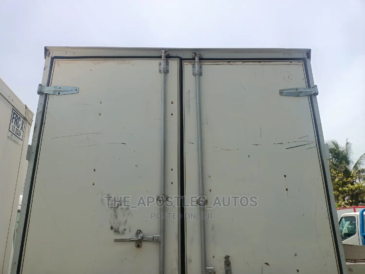 Mitsubishi Fuso Container White Truck