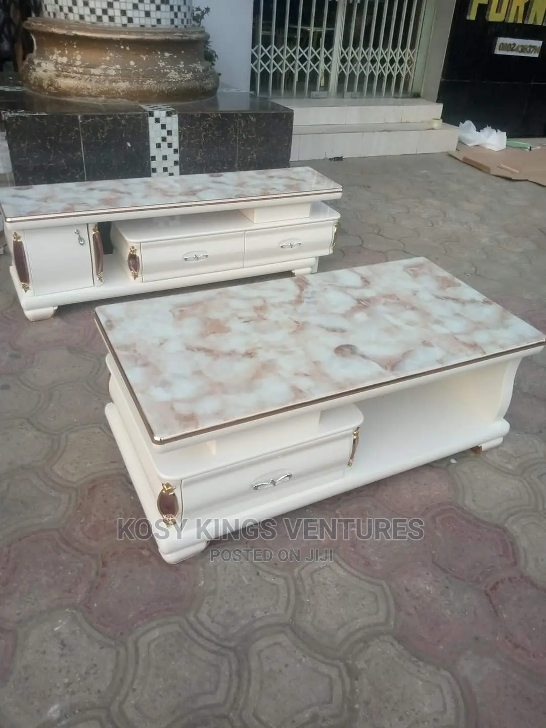 Luxurious Tv Stand With Center Table