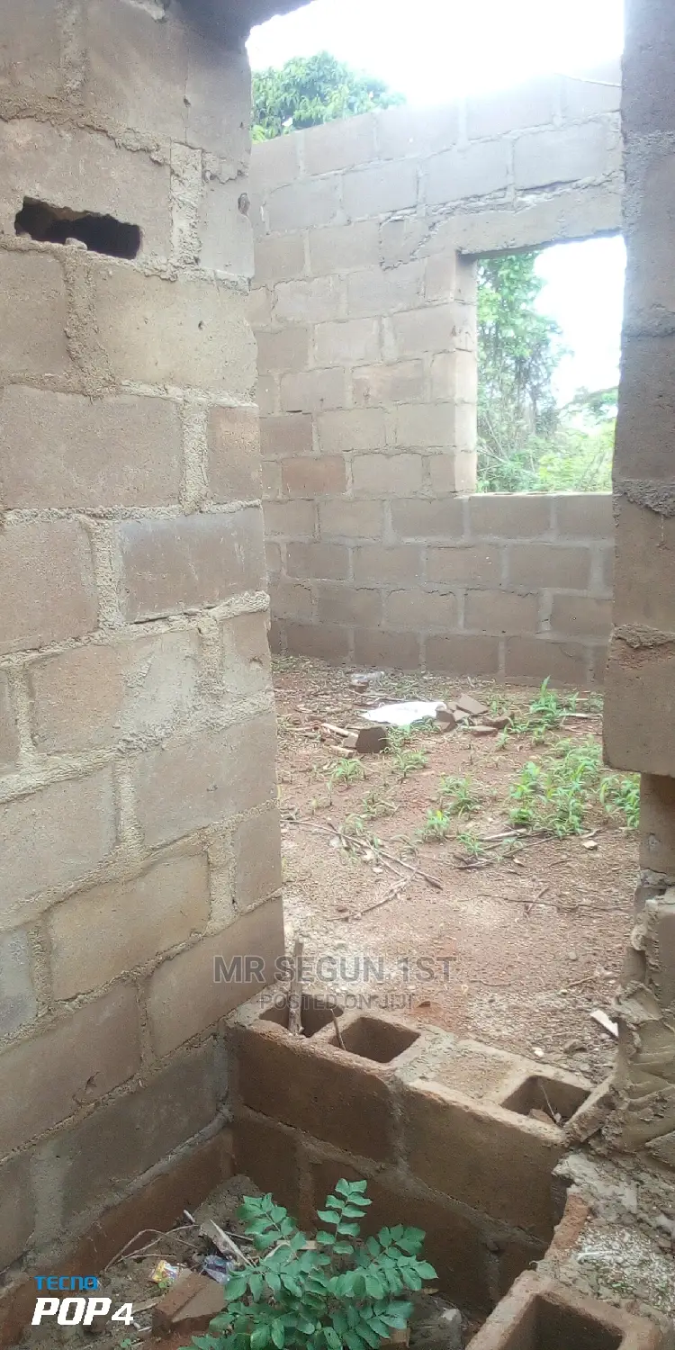 4bdrm Bungalow in Ado Residential, Akala Express for Sale