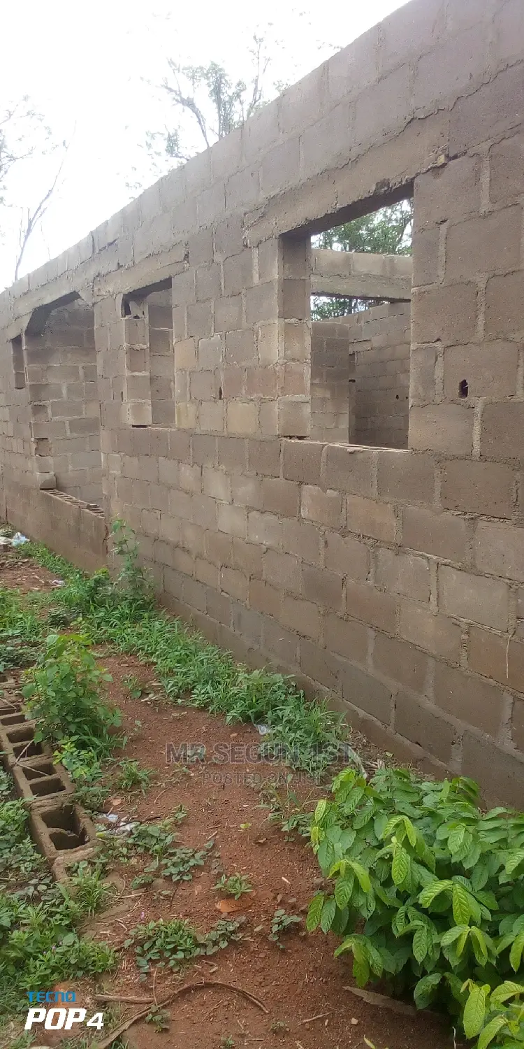4bdrm Bungalow in Ado Residential, Akala Express for Sale