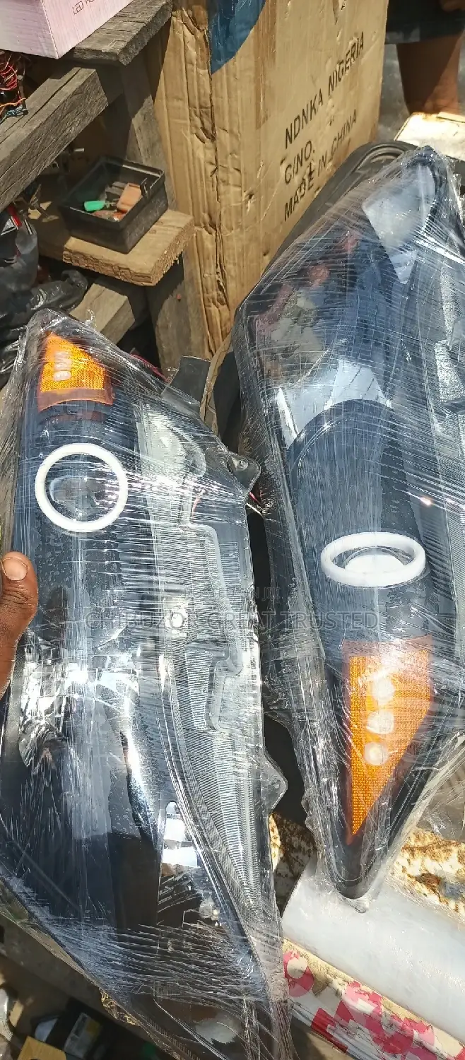 Set of Venza 2012 Headlamp Yahoo Dark Type