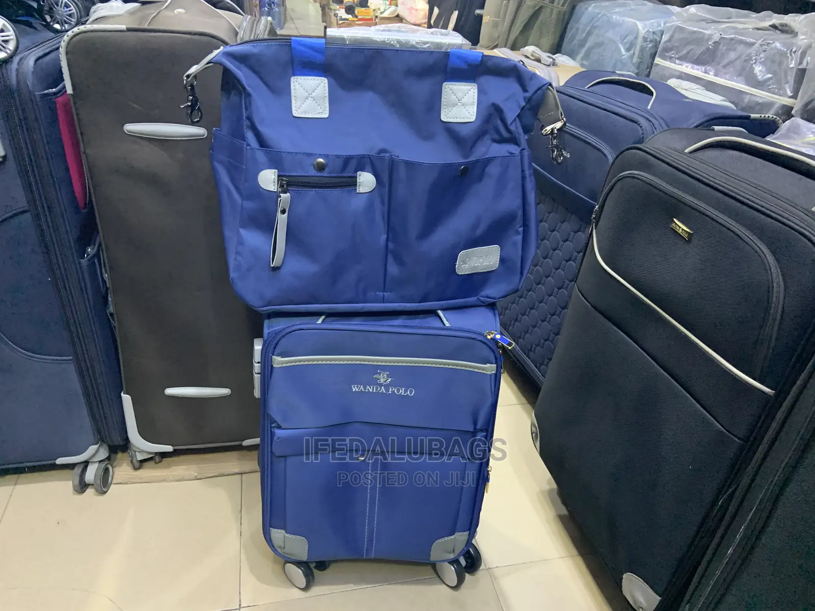Mini Size Traveling Luggage With Carry on Kit