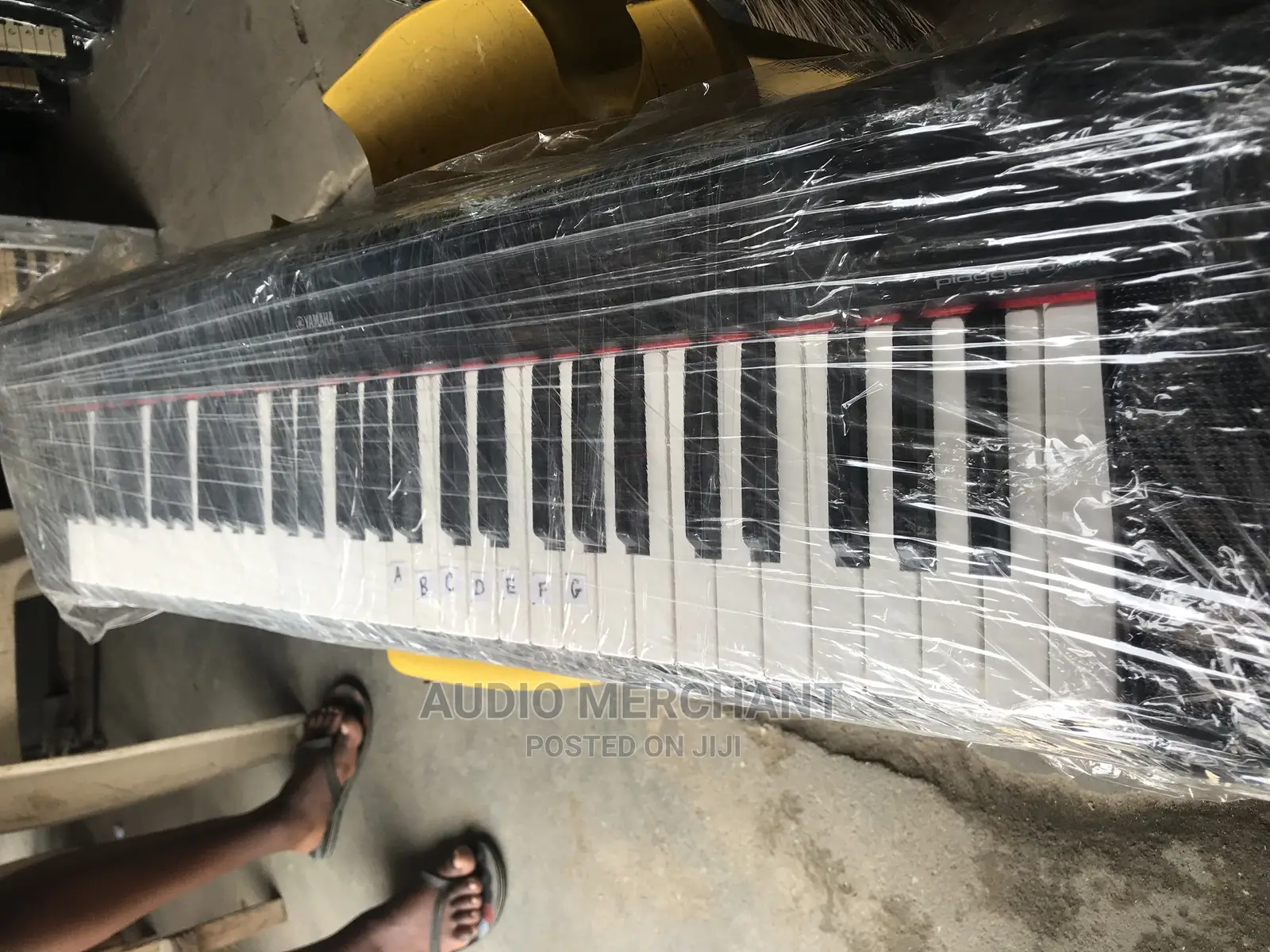 Yamaha NP11 Piano