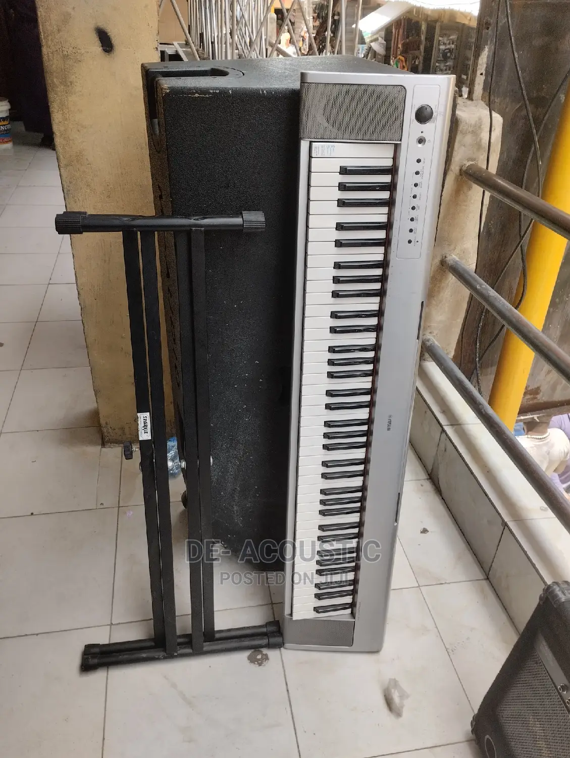 Yamaha NP30 76-Key Portable Grand Piano