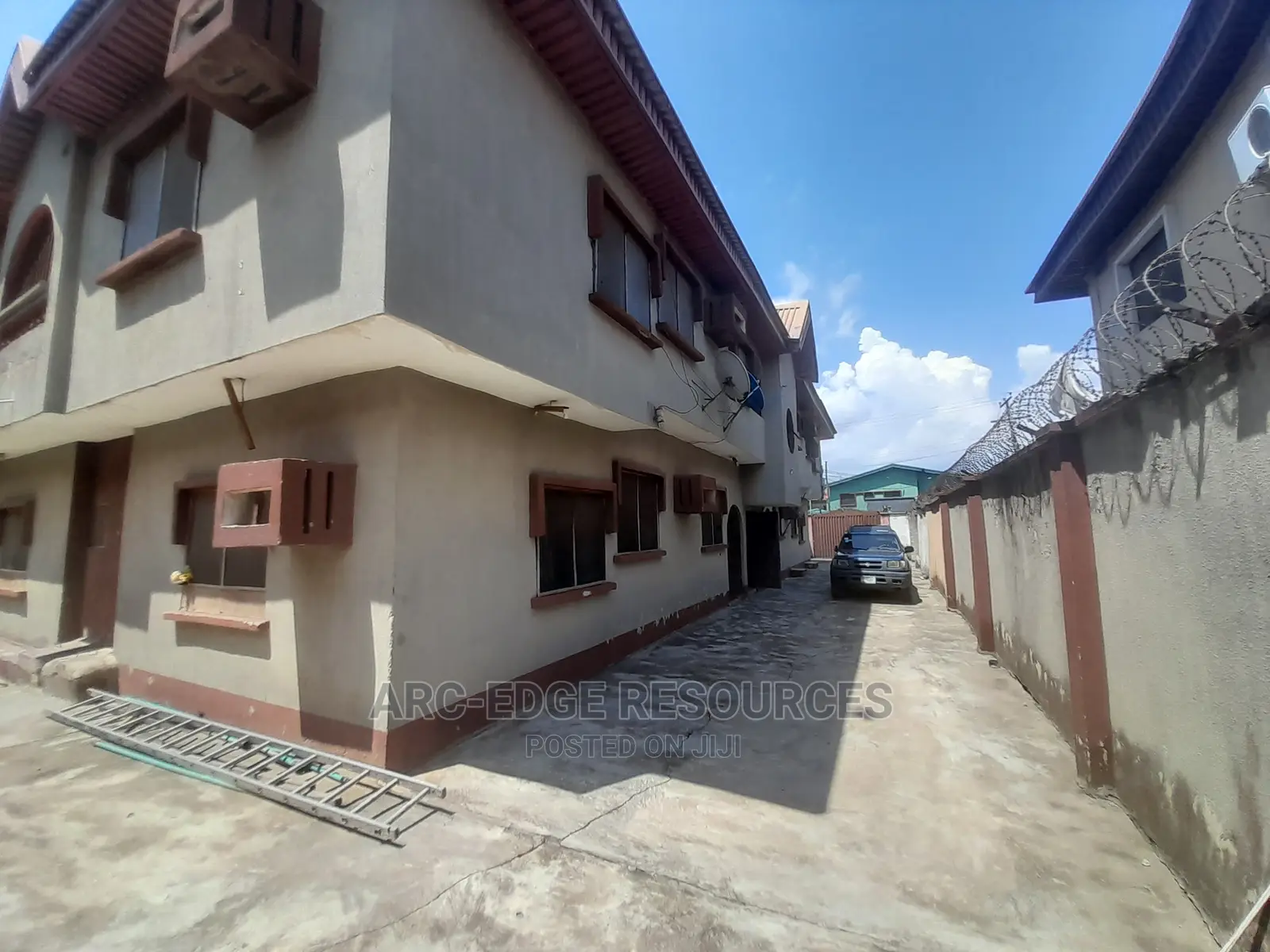 3bdrm Block of Flats in Ago Palace for sale