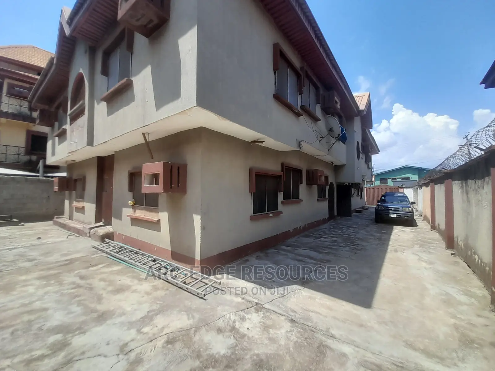 3bdrm Block of Flats in Ago Palace for sale