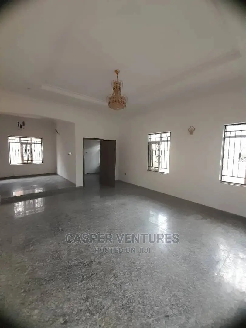 Studio Apartment in Chevron for rent