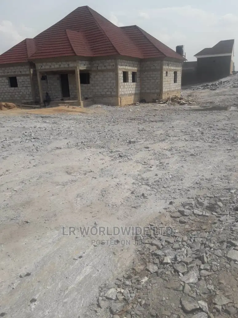 3bdrm Bungalow in Lugbe District for sale
