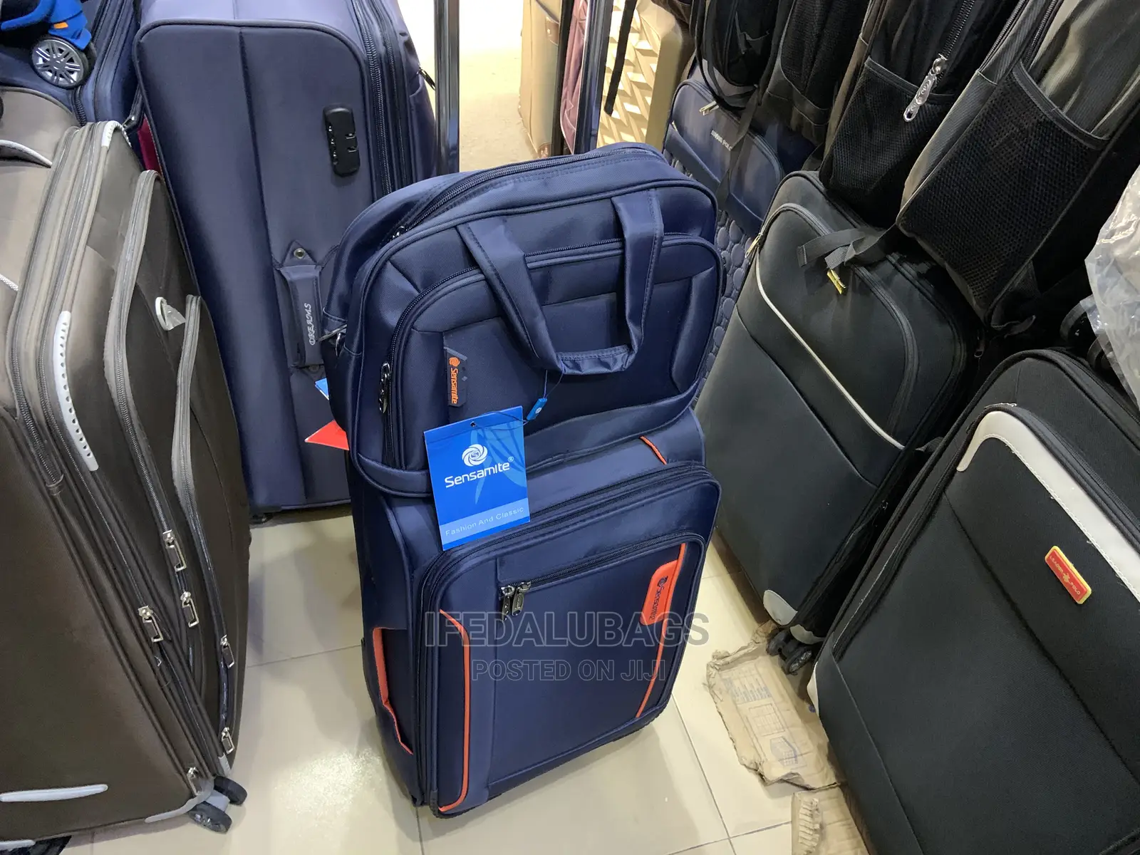 Small Size Quality Sensamite Traveling Luggage With Kit