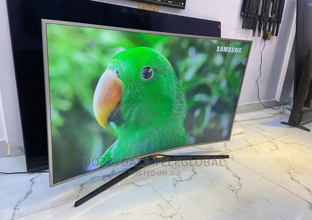 Samsung 49" Curved Ultra Slim UHD Wifi, Usb, Netflix