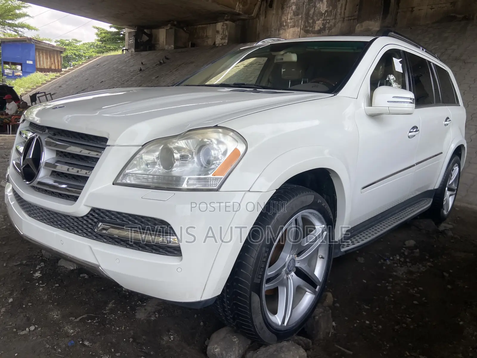 Mercedes-Benz GL-Class GL 550 2012 White