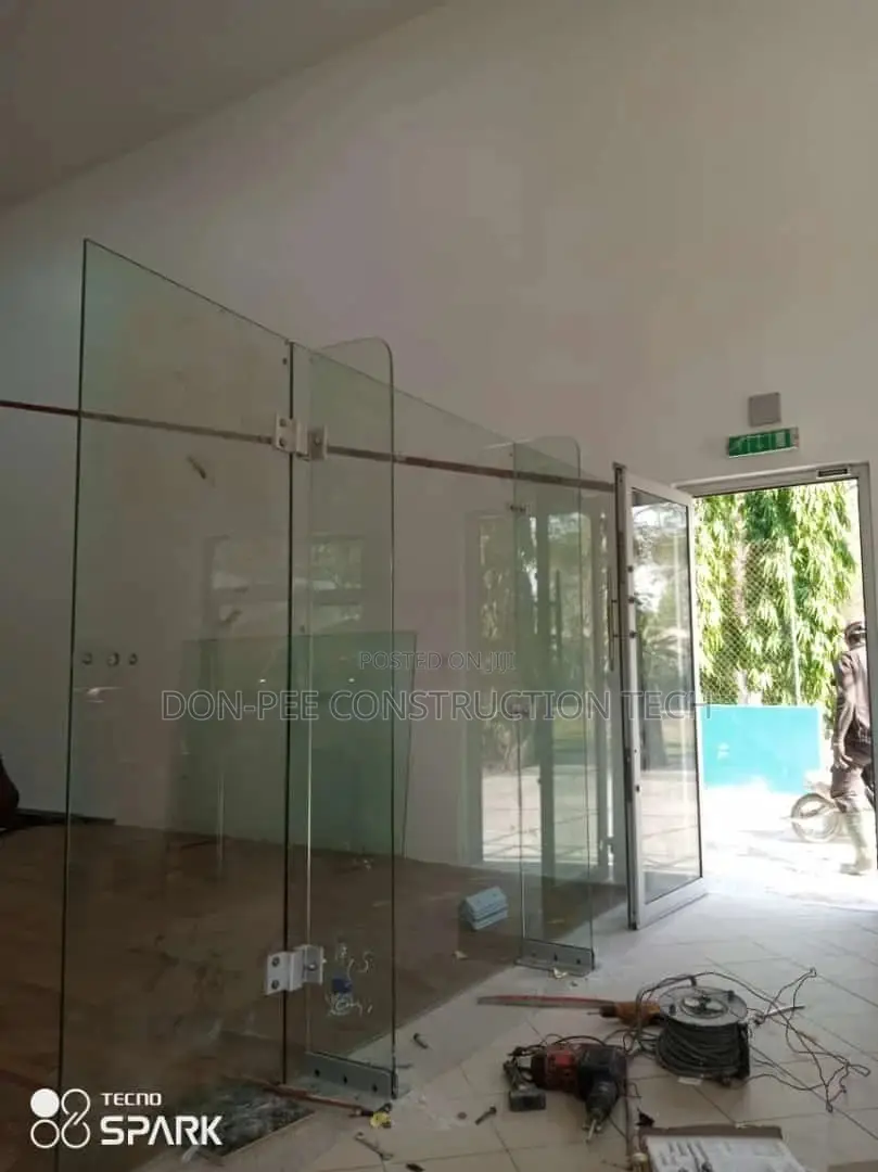 Frameless Glass Door