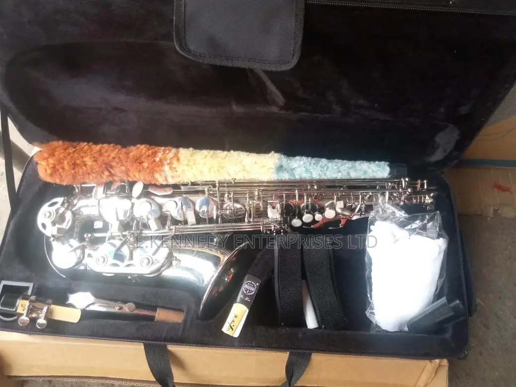 Professional Yamaha Sliver Alto Saxophone