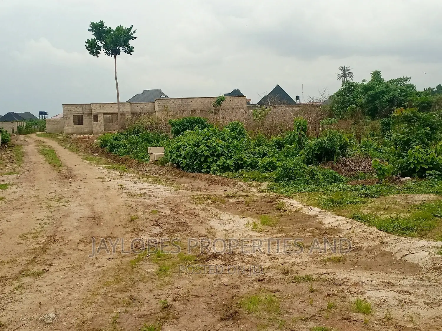For Sale: A Percel of Land at Eneka-Igwuruta Road, Port Harco
