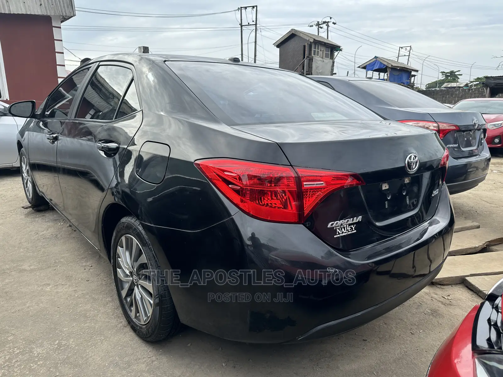 Toyota Corolla XLE (1.8L 4cyl 2A) 2018 Black